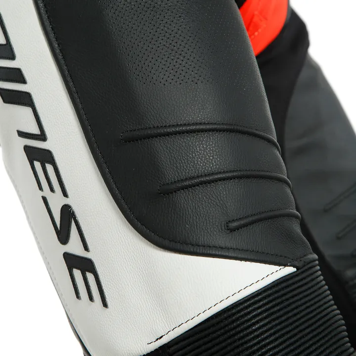 Lederkombi perf. 1-tlg. LAGUNA SECA 5 schwarz-weiss-rot fluo