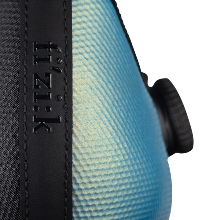 Decos Carbon Shoes irid. leuchtend hellblau