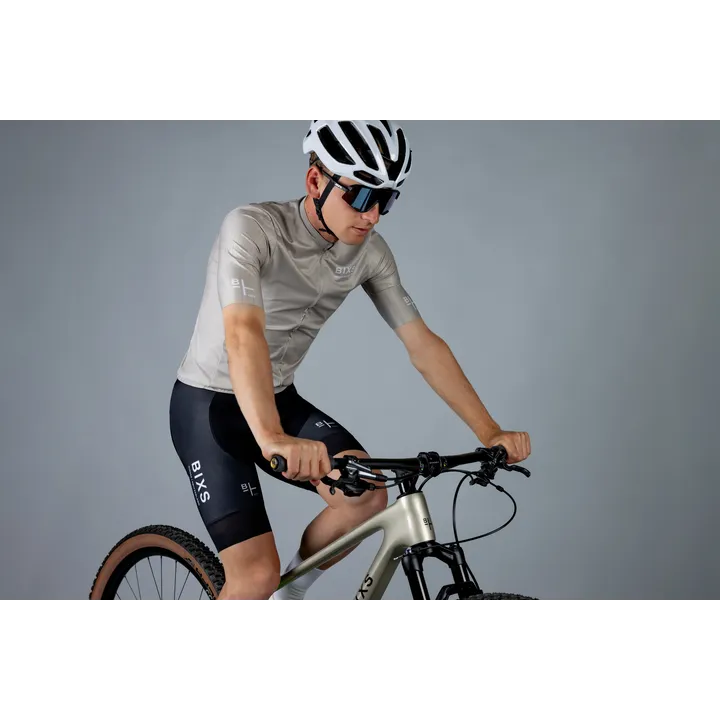 Trikot sand