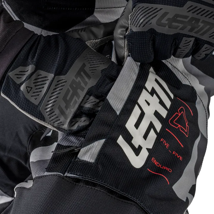 Pant Moto 5.5 Enduro Forge schwarz-camo